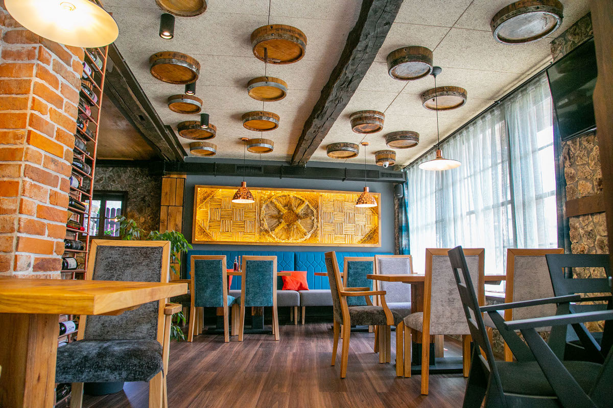 Снимка на ресторант „Соколови къщи“, Габрово – възрожденска къща с автентична фасада, уютен двор и ресторант с лятна градина.